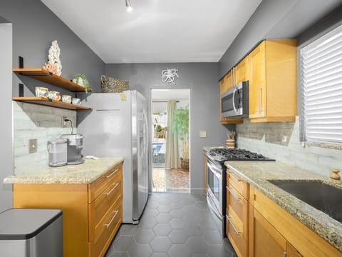 Fully equipped kitchen