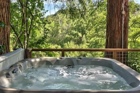 Outdoor spa tub