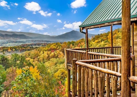 Start the morning with coffee and a ridge‑line panorama.