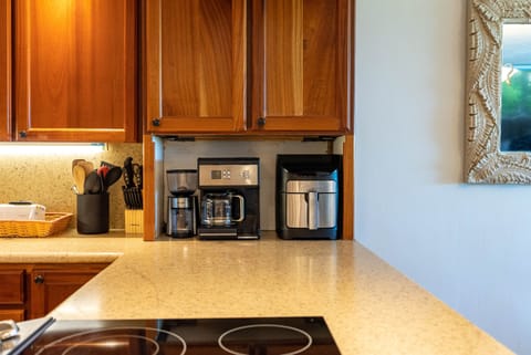 Mr. Coffee bean grinder, Crux dual K-Cup & pot coffee maker,  7 quart air fryer.