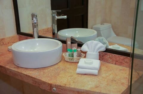 Free toiletries, towels