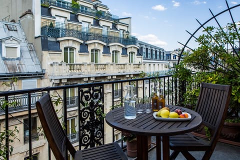 Superior Room, Terrace | Premium bedding, in-room safe, individually decorated, desk