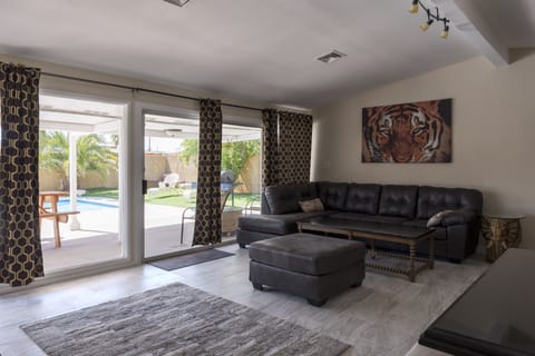 Living room. Smart TV.