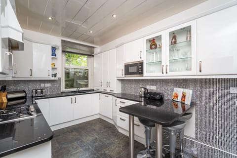 A good sized kitchen can be found on the 1st floor at the rear of the property