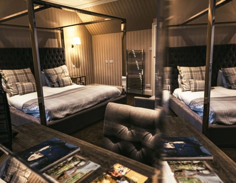 Standard Double Room | Desk