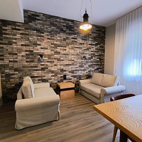 Suite | Living area | Flat-screen TV