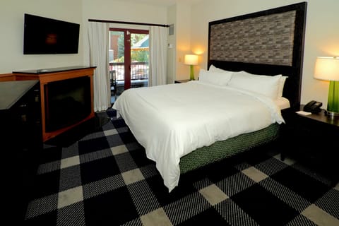 Villa, 1 Bedroom, 1 Bathroom, Kitchen | In-room safe, blackout drapes, iron/ironing board