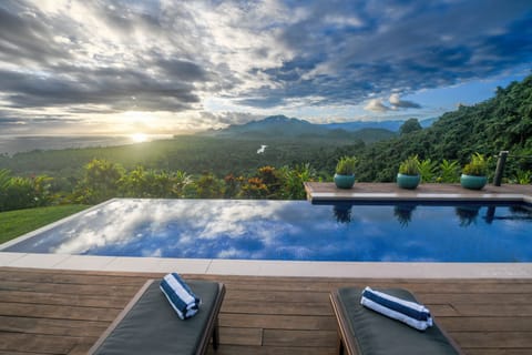 The Peak | Terrace/patio