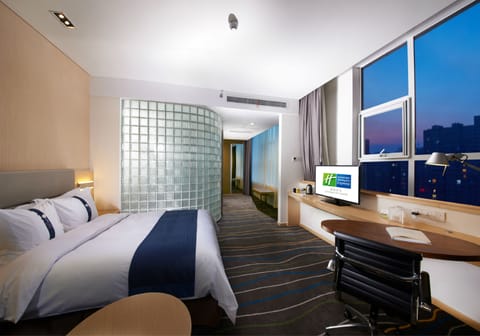 Premium bedding, down comforters, Select Comfort beds, in-room safe