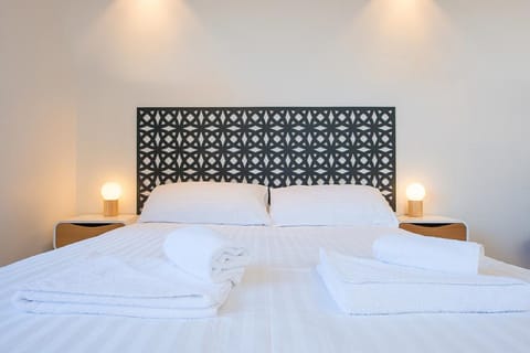 Queen Room | Free WiFi