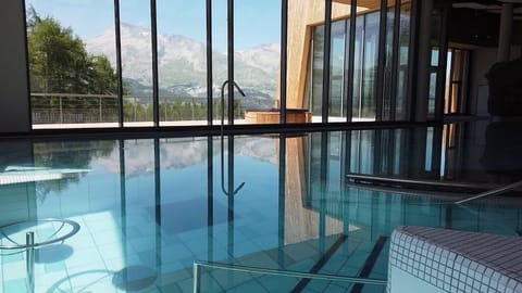 Sauna, hot tub, steam room, hot springs, massages