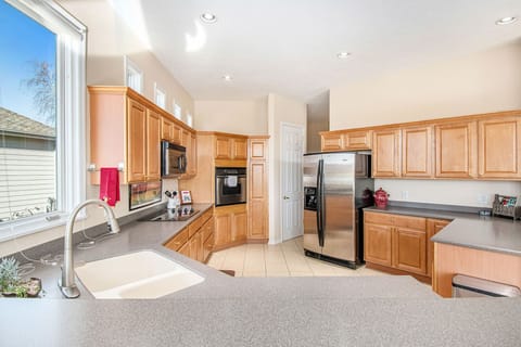 Kitchen & Great Room