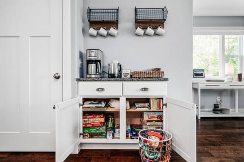 Indoor games and toys to keep both kids and adults entertained! 🎮⚽