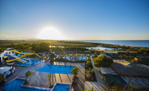 Indoor pool, 3 outdoor pools, pool umbrellas, sun loungers