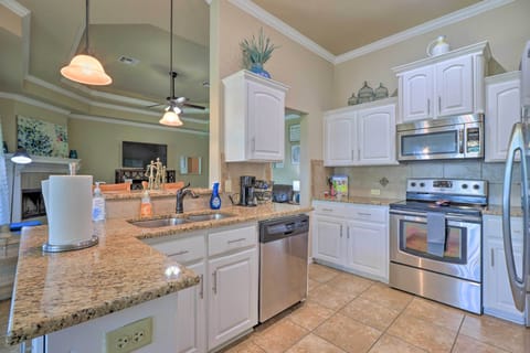 Kitchen | Breakfast Bar | Cooking Essentials