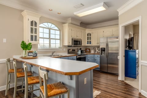 Cook and Entertain Dauphin Island