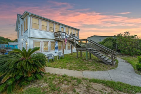 Welcome to Maggie's Oceanfront Getaway!