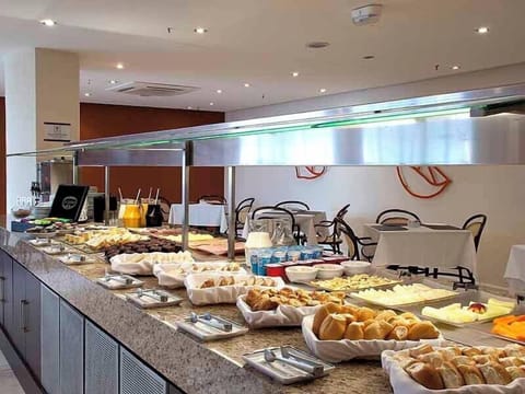 Daily buffet breakfast for a fee