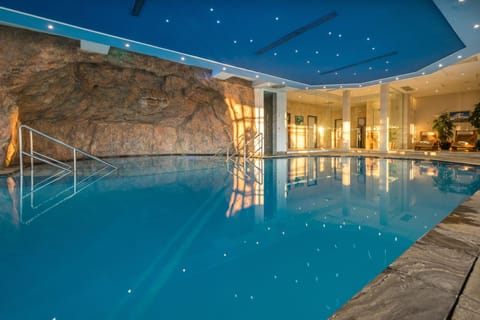 Indoor pool, seasonal outdoor pool, sun loungers
