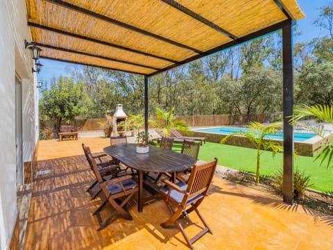 Private accommodation for families. Private pool and air conditioning. In Malaga