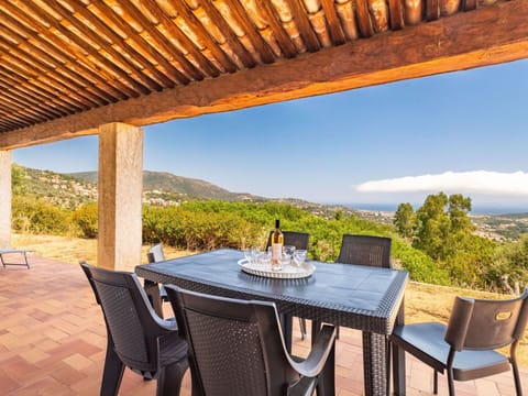 Table, Sky, Furniture, Property, Chair, Wood, Plant, Interior Design, Tree, Shade
