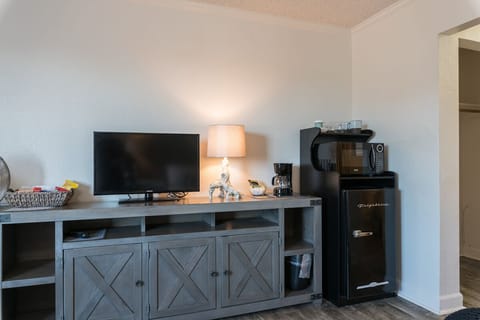 Room 1 - Queen & Double Room | Individually decorated, individually furnished, iron/ironing board