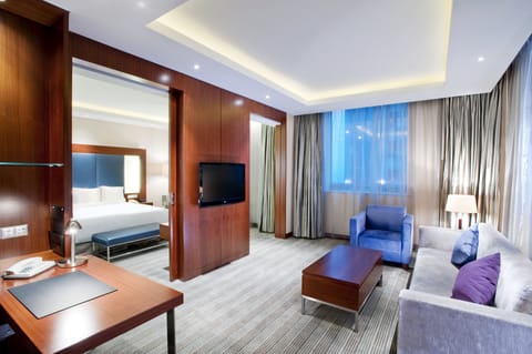 Suite, 1 Bedroom, Accessible, Club Lounge Access (Living Lounge Access) | Minibar, in-room safe, desk, iron/ironing board (on request)