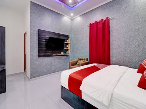 Deluxe Studio | Desk, WiFi (free), bed sheets