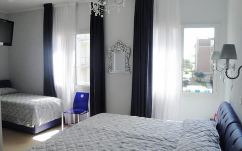 Classic Double Room | Premium bedding, pillowtop beds, in-room safe, soundproofing