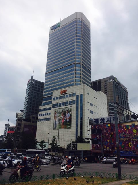Shopping mall