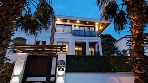 Casa Pura Vida