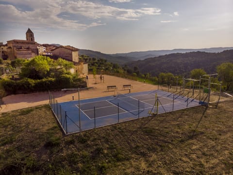 Recreation area with pickleball court
