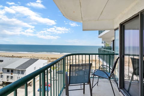 Welcome to Summer Beach 608!