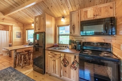 Full Kitchen - Full Kitchen