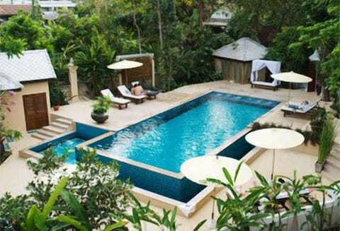 Outdoor pool, sun loungers
