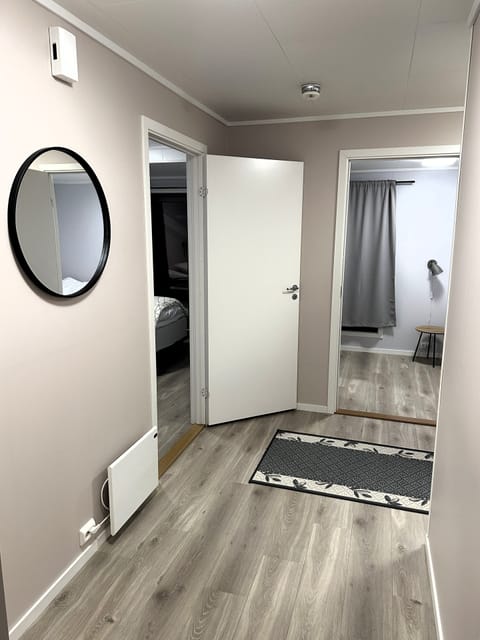 Grand Apartment | Laptop workspace, blackout drapes, iron/ironing board, free WiFi