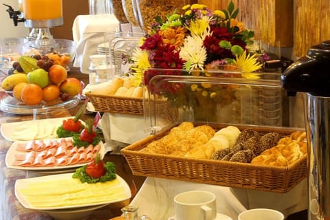 Daily buffet breakfast for a fee