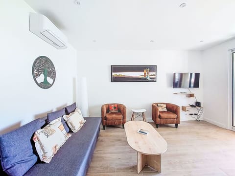 Furniture, Interior Design, Flooring, Floor, Wall, Wood, Room, Ceiling, Couch, Living Room