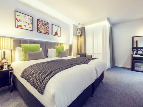 Executive Twin Room, 2 Twin Beds | In-room safe, desk, laptop workspace, blackout drapes