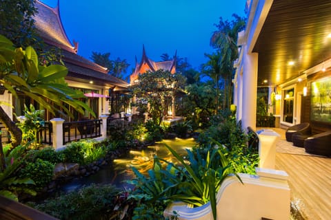 Suite | Courtyard view