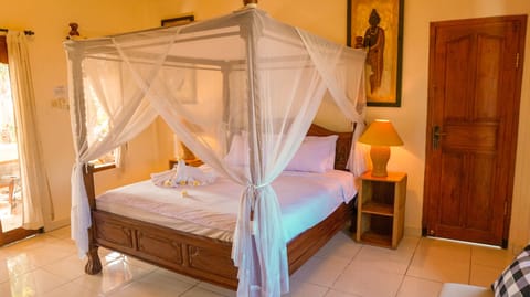 Minibar, in-room safe, desk, free cribs/infant beds