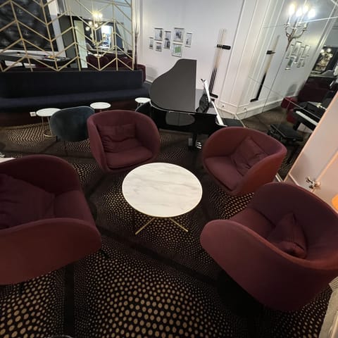 Breakfast, lunch, dinner served; French cuisine