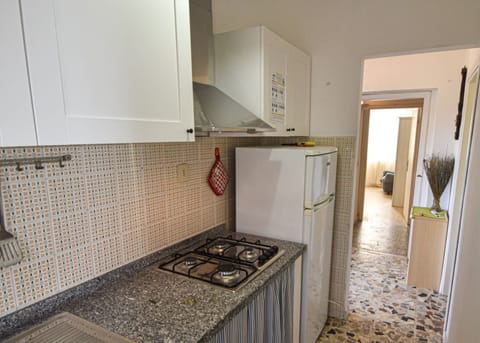 Kitchen Detail-Ginestra 2-Elba Island