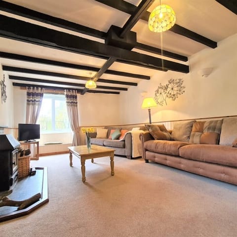 Spacious living room