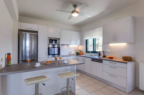 Villa Margarita Exi image