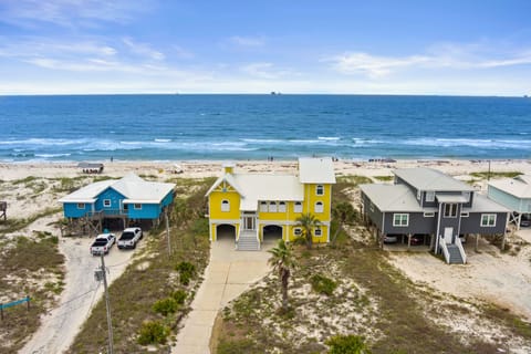 Beautiful Beachfront Home - Yellow Bell on the Gulf!