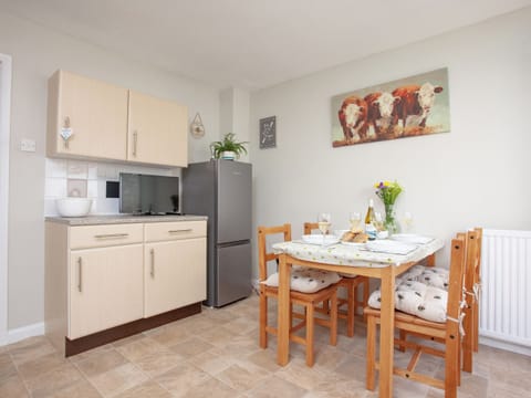 Kitchen/diner | Jubilee Cottage, Dawlish