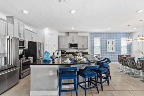 The fully equipped kitchen is perfect for preparing a favorite recipe