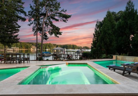 Welcome to Dream Big Retreat- new pool, sleeps 18 in 6 bedrooms!