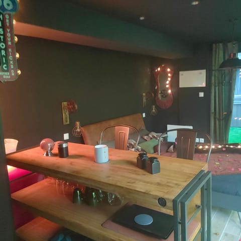 Romantic Room | Living area